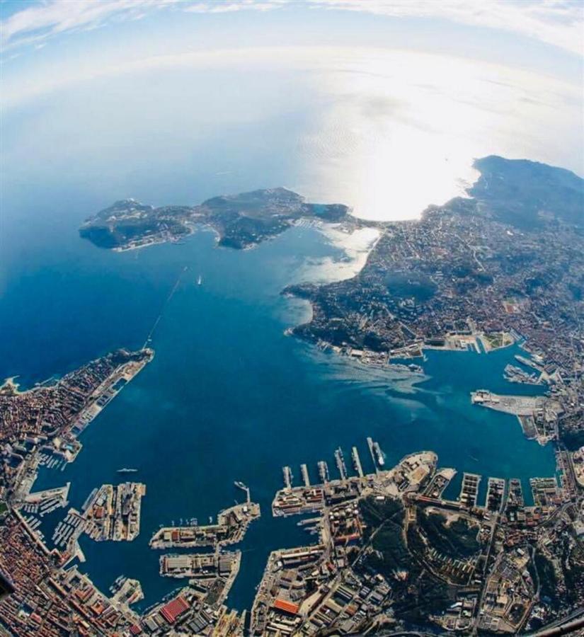 Отель L'Eautel Toulon Centre Port Экстерьер фото